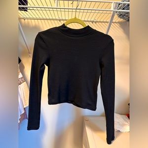 Black cropped long sleeve top size small